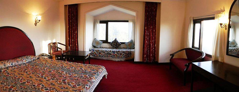 Royal Jardin Whistling Pines Resort Shimla Eksteriør billede