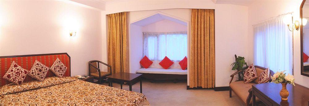 Royal Jardin Whistling Pines Resort Shimla Eksteriør billede