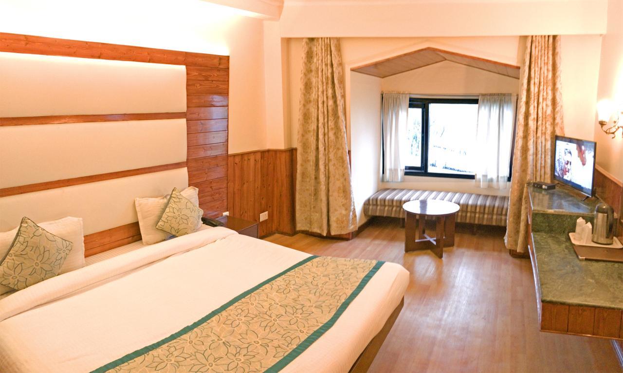 Royal Jardin Whistling Pines Resort Shimla Eksteriør billede