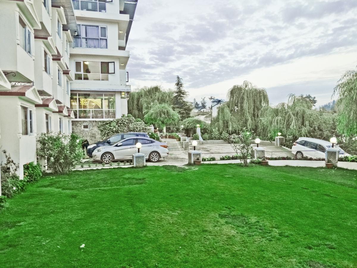 Royal Jardin Whistling Pines Resort Shimla Eksteriør billede