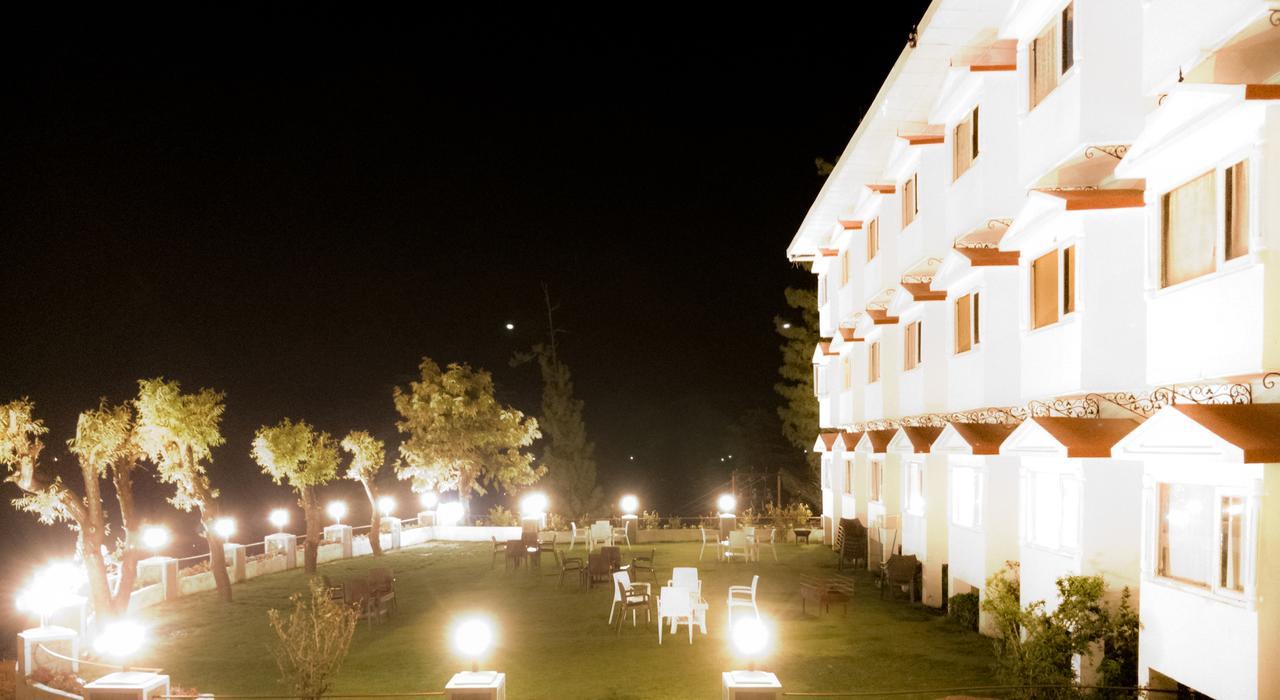 Royal Jardin Whistling Pines Resort Shimla Eksteriør billede