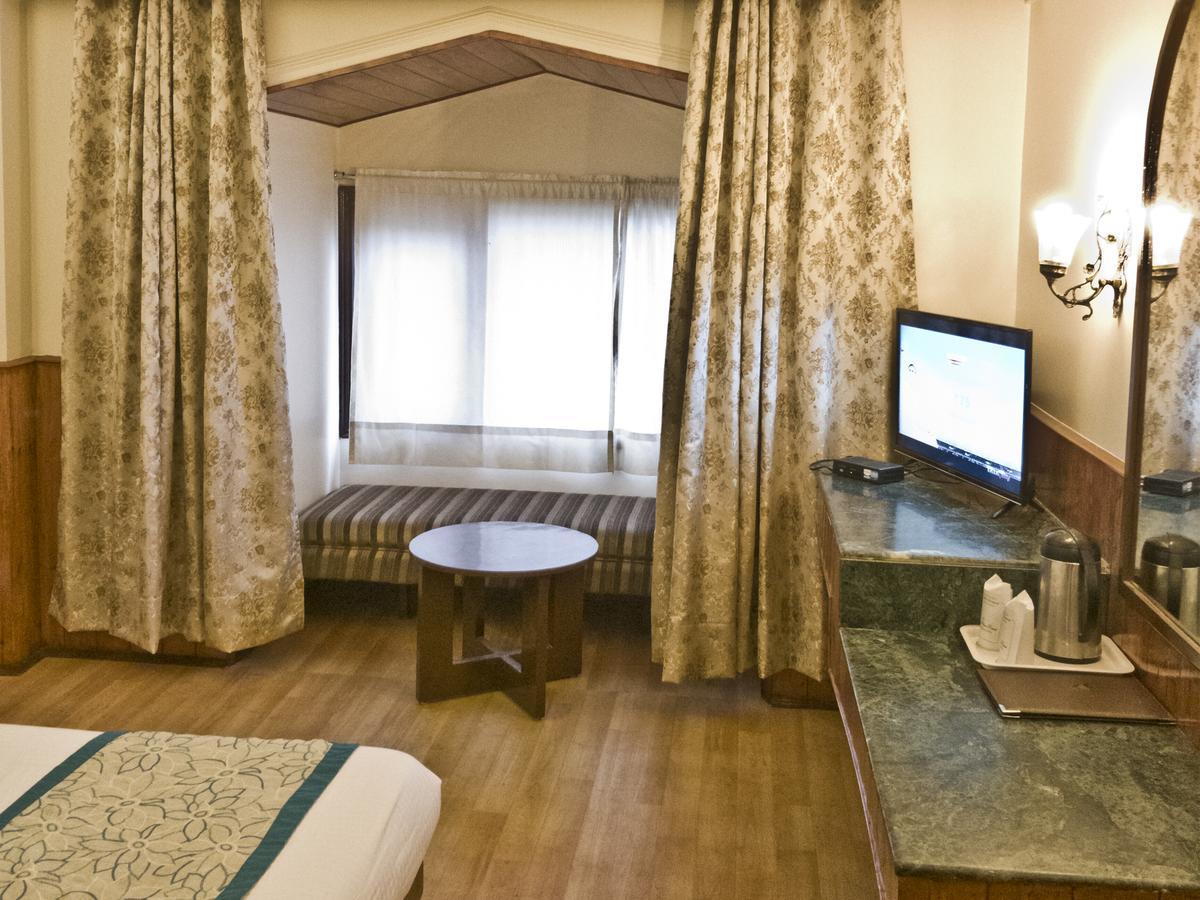 Royal Jardin Whistling Pines Resort Shimla Eksteriør billede