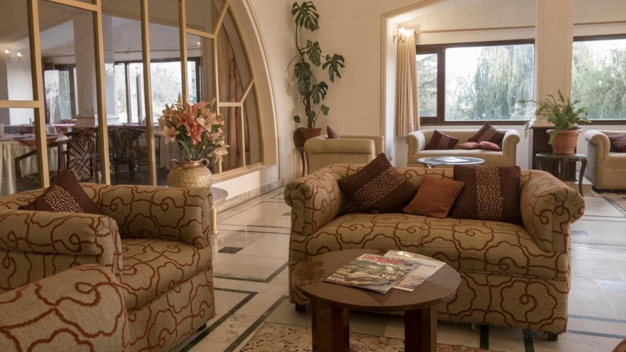 Royal Jardin Whistling Pines Resort Shimla Eksteriør billede